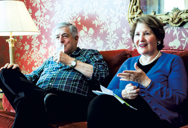 Nina & Tim Zagat, fondateurs des guides éponyme