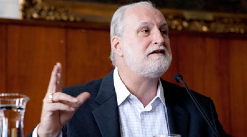 Ricardo Young : "Un mouvement contre la politique traditionnelle, mais qui sait faire de la politique"