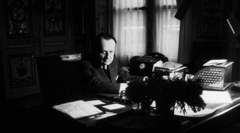 André Malraux prononce son célèbre discours avec sa voix inimitable