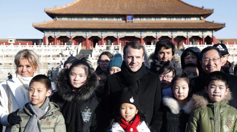 Macron en Chine, “le cheval qui vainc le dragon”