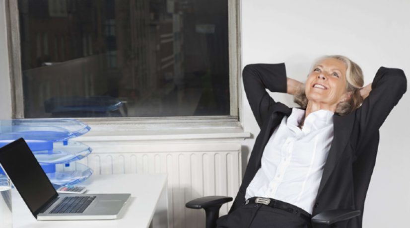 “Dévoiler mes cheveux gris est la chose la plus courageuse que j’ai jamais faite”