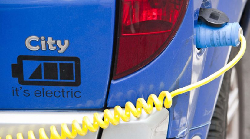 Voiture électrique, sûrement mais lentement