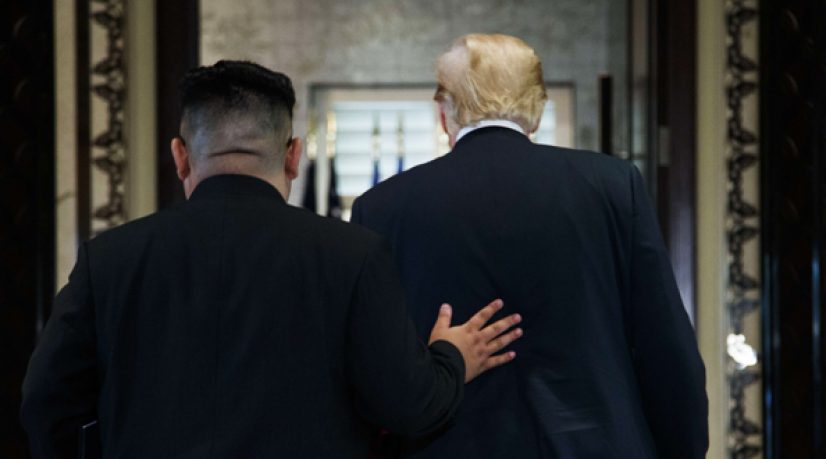 Touristes et politiques américains en Corée du Nord