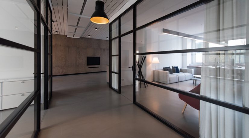 Les bureaux, considérés comme de simples lieux de production, sont souvent des lieux bien tristes et bien laids. Derrière, se cache la faiblesse de la vision humaine et sociale des entreprises.