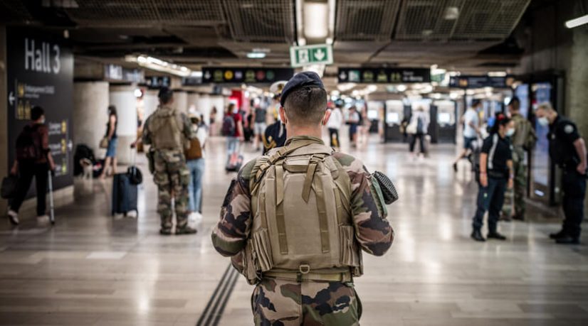 Et pourquoi pas l'armée pour gérrer la crise sanitaire