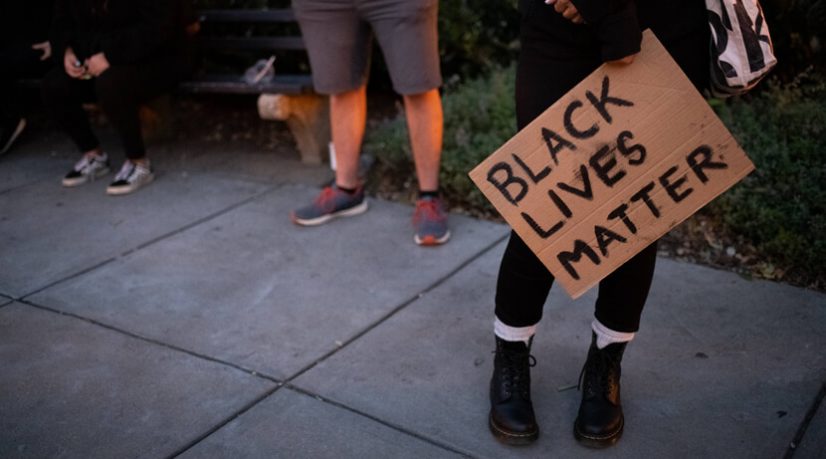 Oubliez la politique de l’identité, c’est l’économie qui compte