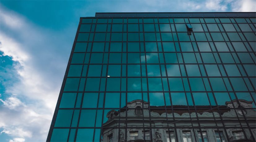 Immobilier tertiaire neuf contre réhabilitation