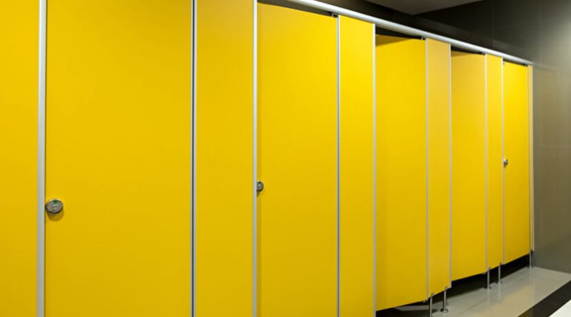 Des toilettes plus propres et moins genrées bientôt dans les collèges du Val-d'Oise