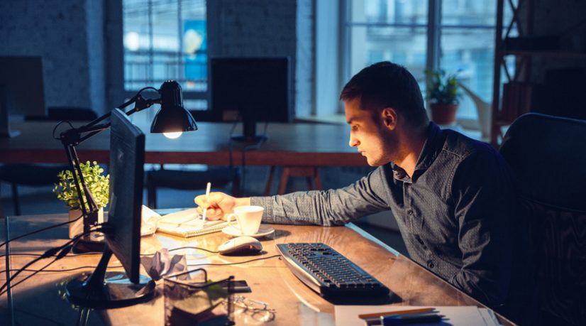 Pourquoi les cadres préfèrent le bureau au télétravail