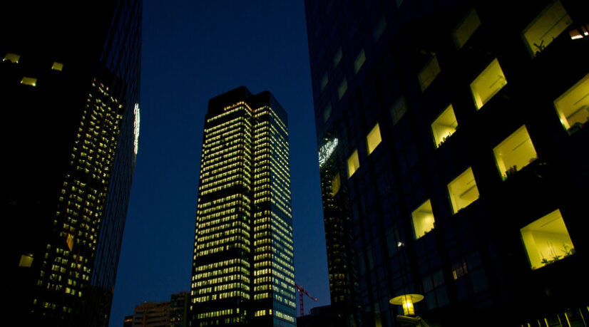 Les tours de Paris La Défense ne brilleront plus la nuit