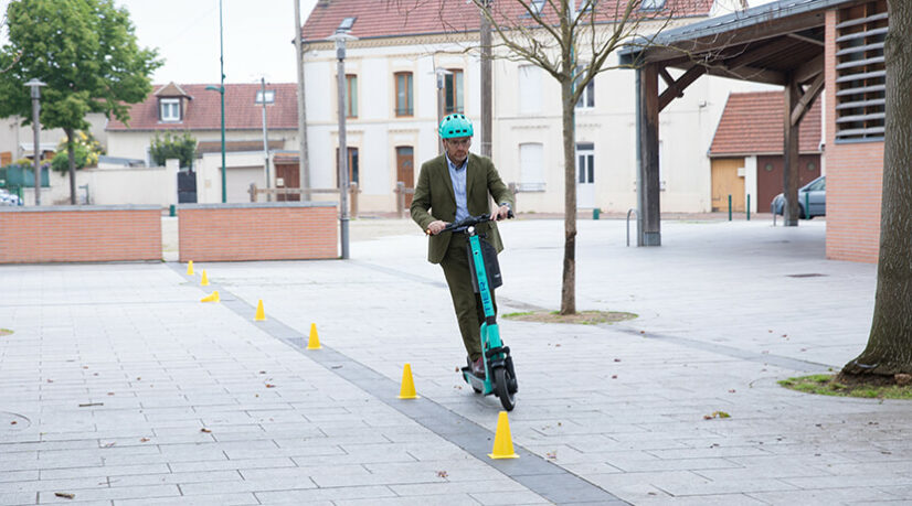 Trottinettes et vélos électriques en test dans six villes des Yvelines