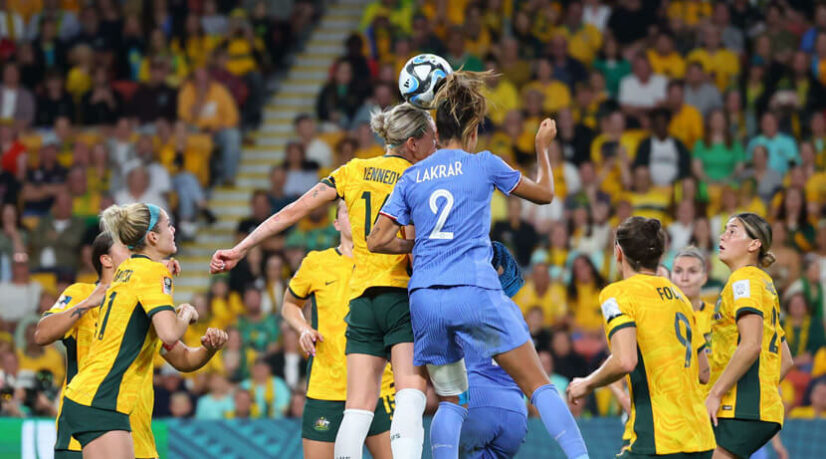 Les règles du football féminin doivent-elles être les mêmes que pour les  hommes