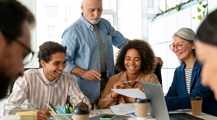 Pourquoi les jeunes devraient vraiment aller au bureau