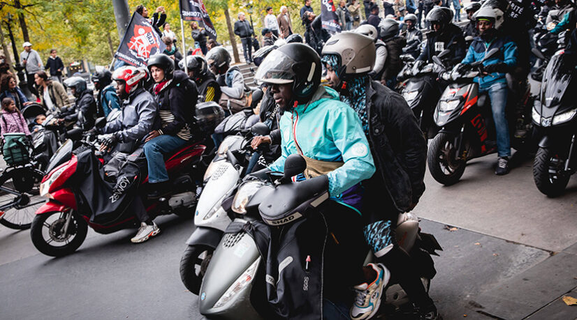 Les livreurs parisiens poussent UberEats et autres Deliveroo à négocier