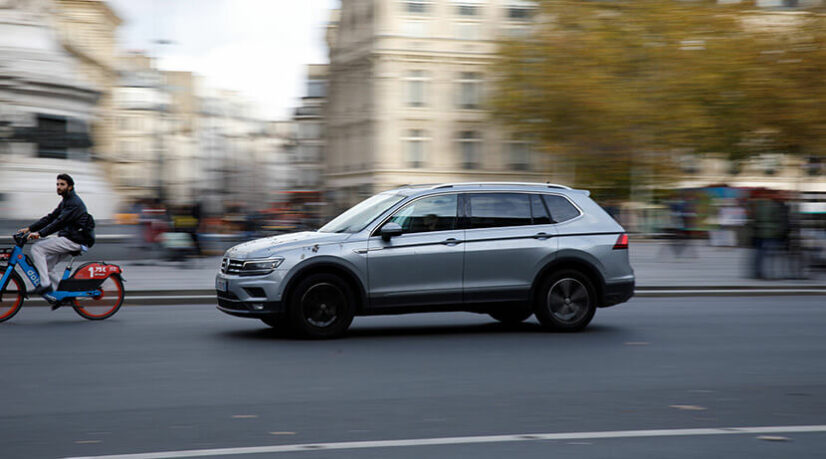 Tarification du stationnement des SUV à Paris : un “oui” en demi-teinte