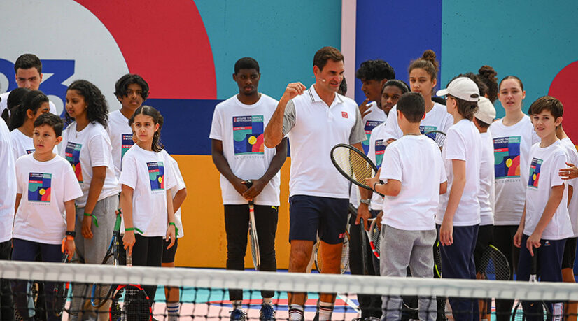 Opération séduction gagnante de Roger Federer à La Courneuve