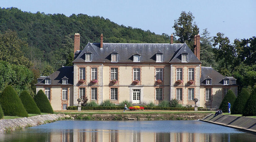 Plaisir en quête de 8 millions d’euros pour restaurer son château