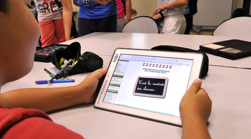 Le cartable numérique sur la sellette dans les Yvelines