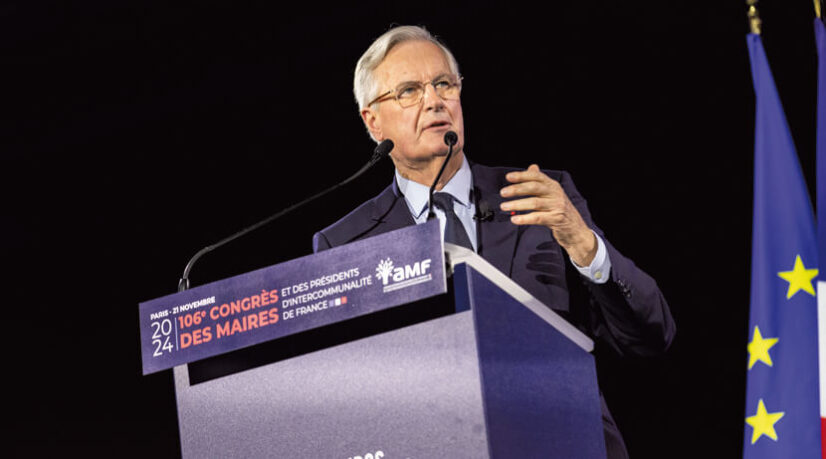 Michel Barnier promet aux maires plus de libertés locales et moins de normes