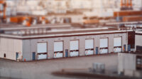 Immobilier logistique : faut-il acheter ou louer ?