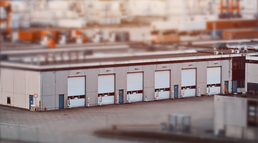 Immobilier logistique : faut-il acheter ou louer ?