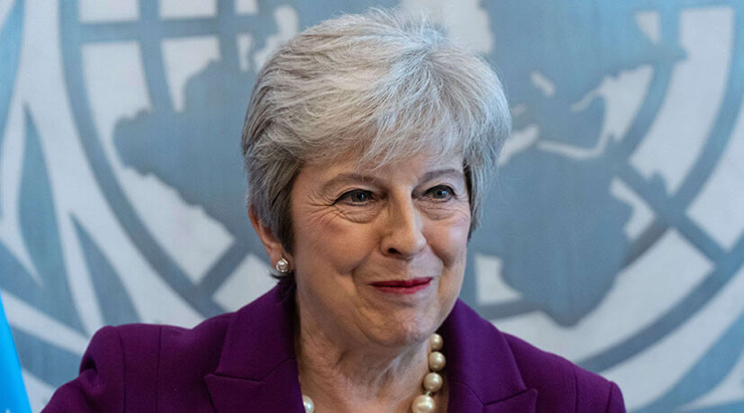 Theresa May : “Restez calme et poursuivez le dialogue avec Donald Trump”