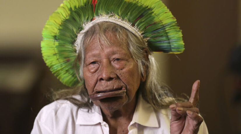 Entretien avec le chef Raoni